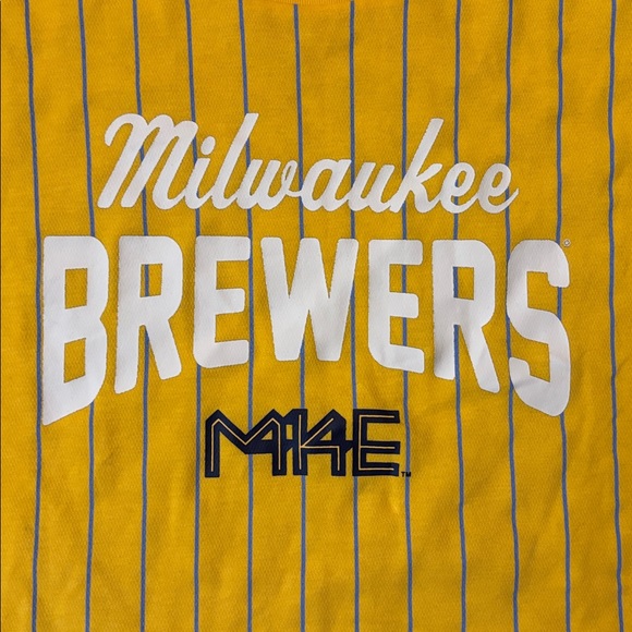 New Era Yellow Striped Milwaukee Brewers Tee - Picture 4 of 5